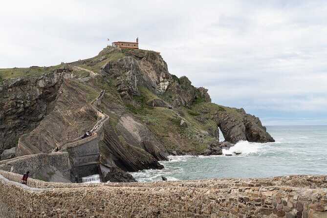 Gaztelugatxe and Gernika Tour From San Sebastian - Key Points