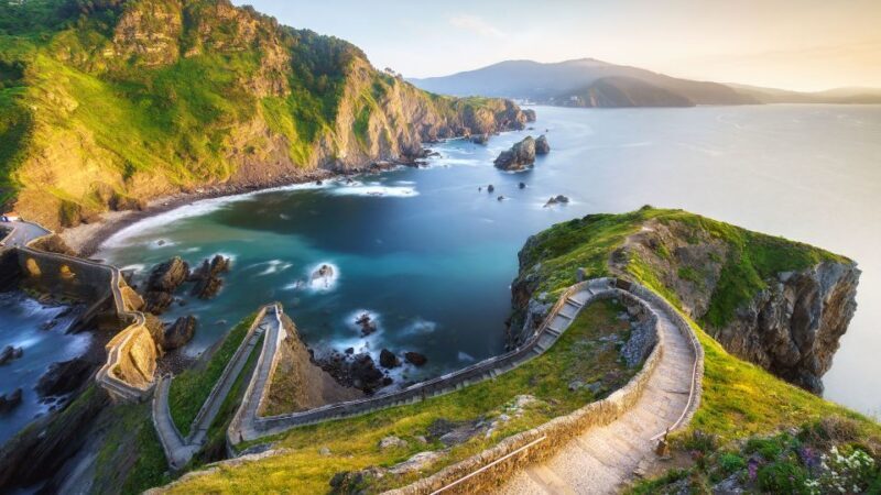 Gaztelugatxe with Access, Bermeo and Gernika from Bilbao - Key Points