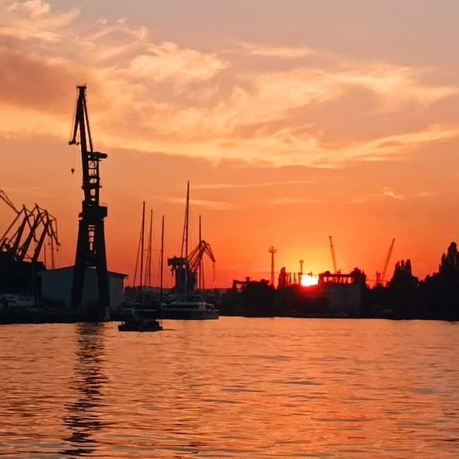 Gdansk: 8:30PM Evening Cruise With Live Music on Black Pearl - An Authentic Gdansk Experience: What to Expect