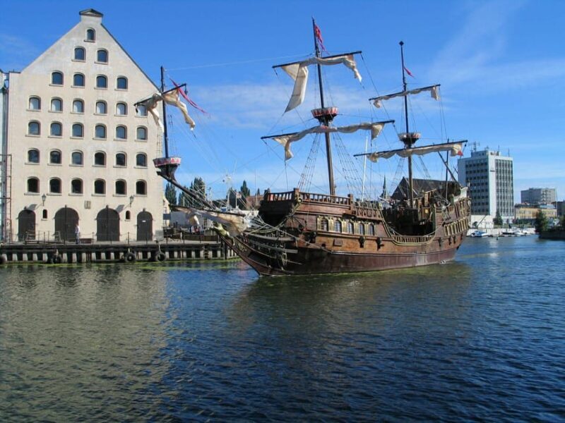 Gdansk: Guided Round-Trip Cruise to Westerplatte - Key Points