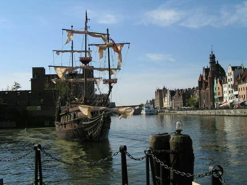 Gdansk: Guided Round-Trip Cruise to Westerplatte - An In-Depth Look at the Cruise Experience