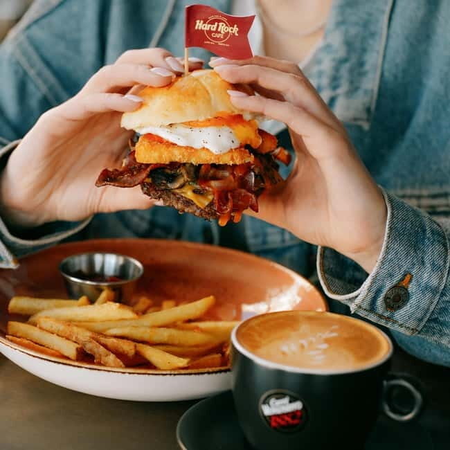 Gdansk: Hard Rock Cafe Breakfast - Who Will Love This Experience?