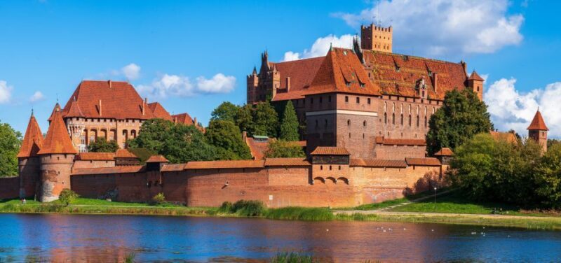 Gdansk: Malbork Castle Regular Tour - Key Points