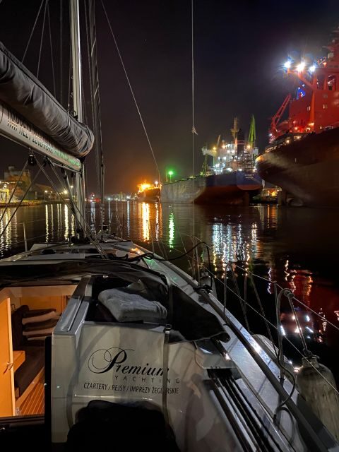 Gdansk: Scenic Evening Yacht Cruise with Welcome Drink - FAQ