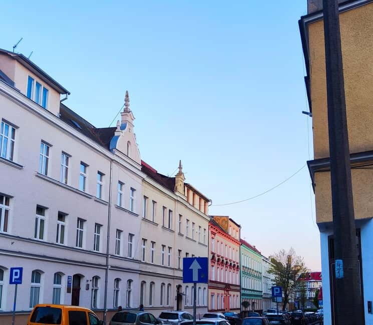 Gdask: Wrzeszcz and Shipyard District Private Bike Tour - FAQs