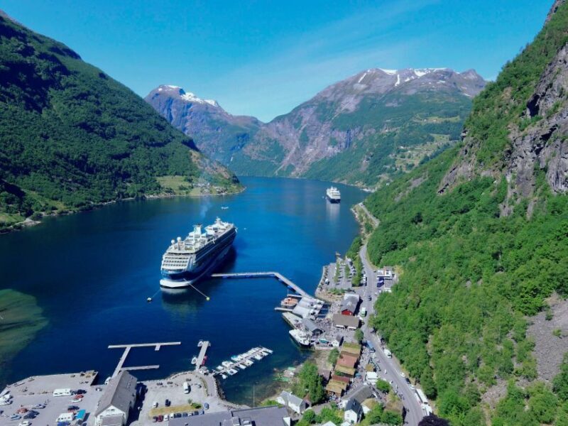 Geiranger: Bus Tour with Multilingual Audio Guide - The Viewpoints and Stops