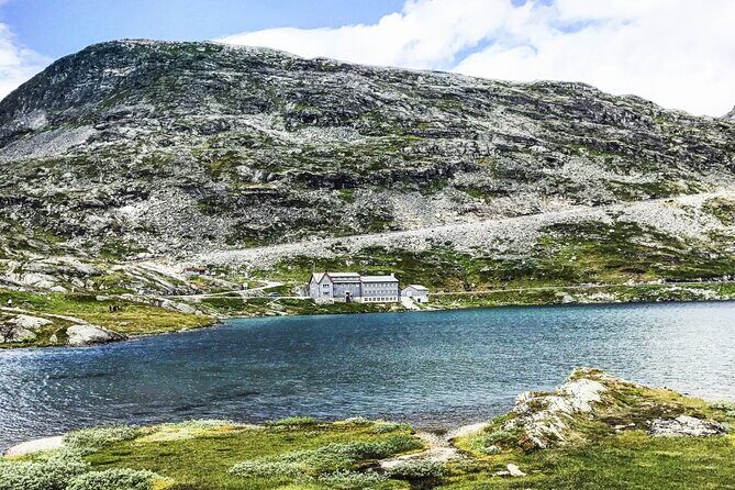 Geiranger: Excursions.no Mount Dalsnibba & Eagle's Bend - Transport & Group Experience