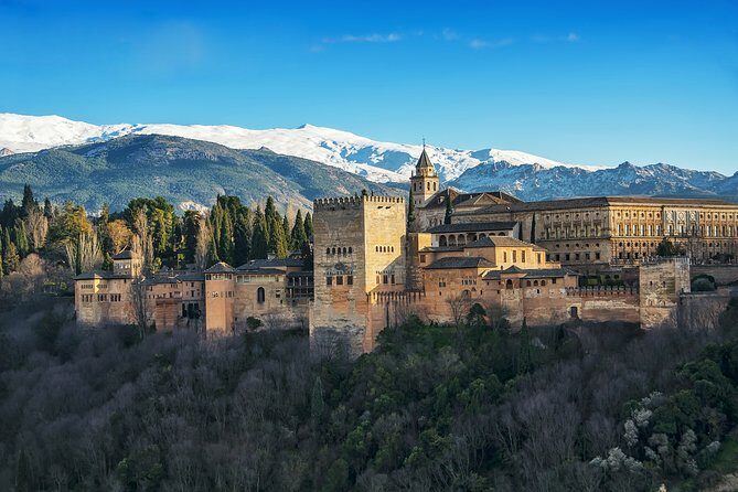 Generalife, Gardens and Alcazaba guided tour (without Nasrid Palaces) - Key Points