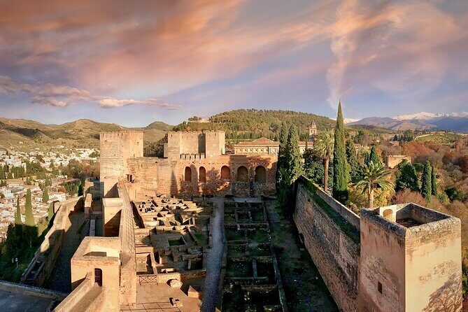 Generalife, Gardens and Alcazaba guided tour (without Nasrid Palaces) - An In-depth Look at the Tour Experience