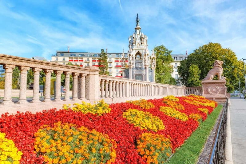 Geneva Old Town Private Tour with Lake Genova Cruise Tickets - Walking Tour Highlights