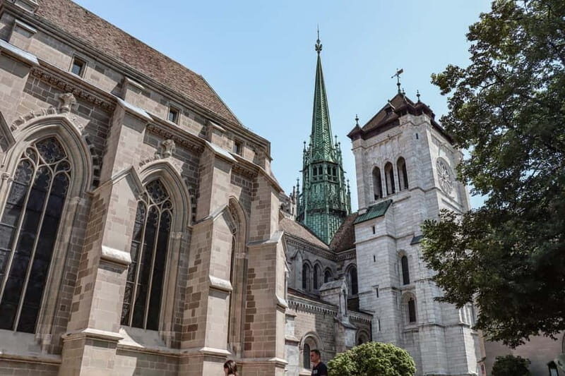 Geneva Old Town Private Tour with Lake Genova Cruise Tickets - FAQ