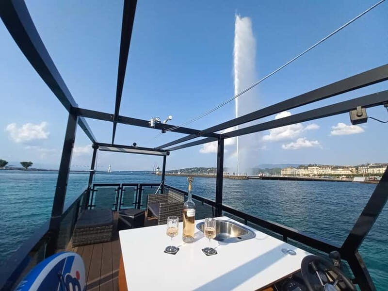 GENEVA: PRIVATE 360° LAKE CRUISE WITH APERITIF - Key Points