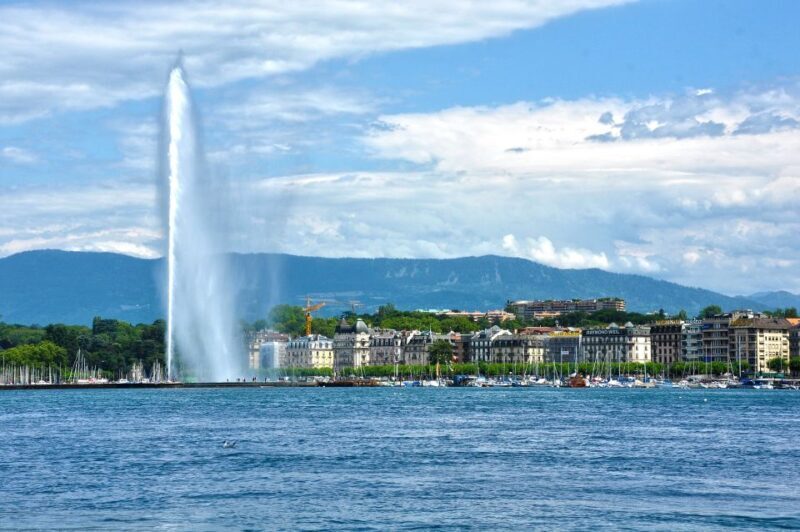 Geneva: Private Walking Tour with a Local - Authentic and Unscripted Encounters