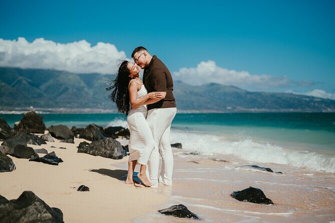 Get Engaged on Maui Beach with a Photographer - Discovering the Details of the Experience