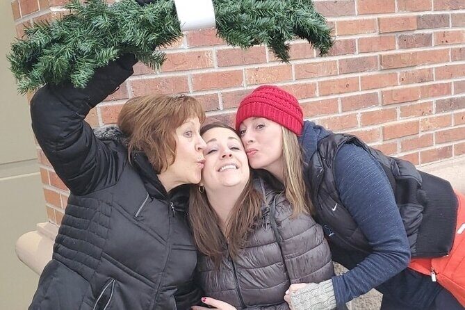 Get in the Holiday Spirit Scavenger Hunt in Williamsburg - An In-Depth Look at the Williamsburg Holiday Scavenger Hunt