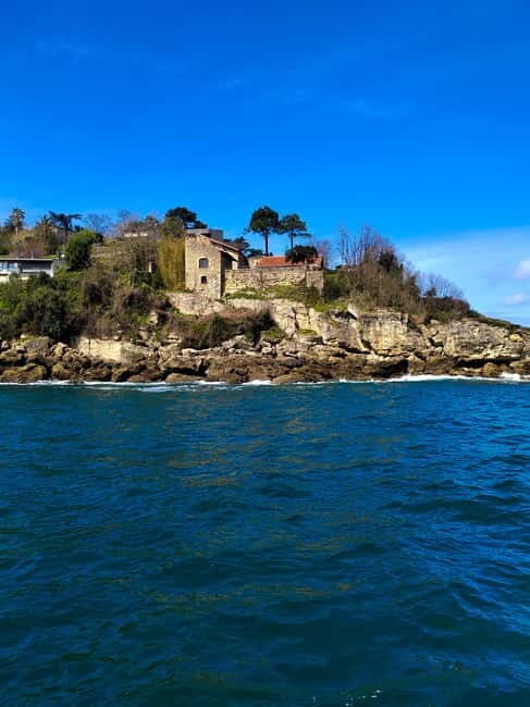 Get to know Hondarribia by sea. Audio-guided boat tour - An In-Depth Look at the Hondarribia Sea Tour