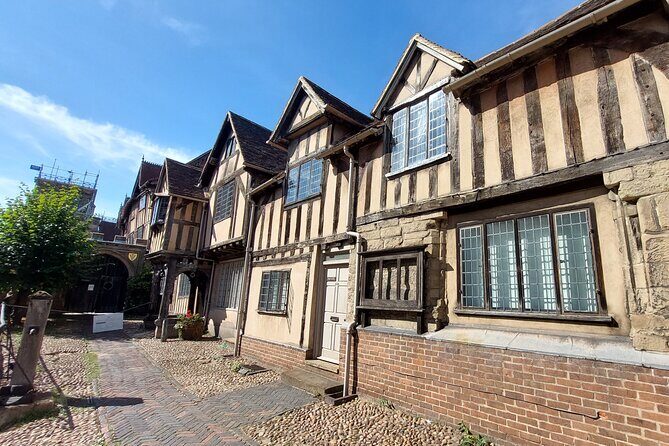 Ghosts, Crime & Legends Quest Experience in Warwick - FAQ