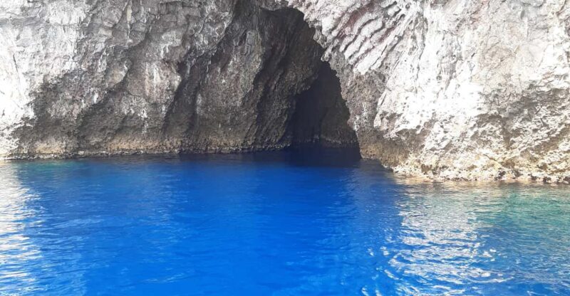 Giardini Naxos: Isola Bella and Grottos Cruise with Aperitif - FAQs