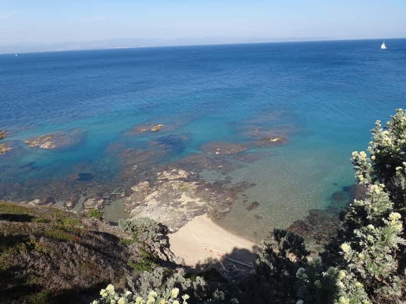 Giens and the presque-île in sea kayak with a guide - An Overview of the Experience