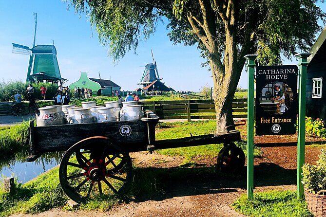 Giethoorn and Zaanse Schans Day Tour Small Group Incl. Boat Ride - FAQ