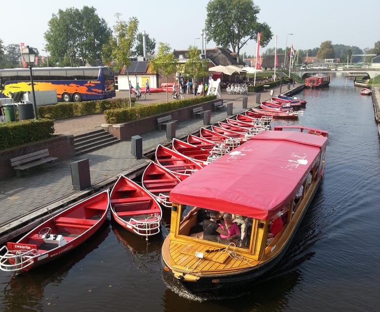 Giethoorn: Canal cruise Giethoorn village and lake - Practical Details and Tips