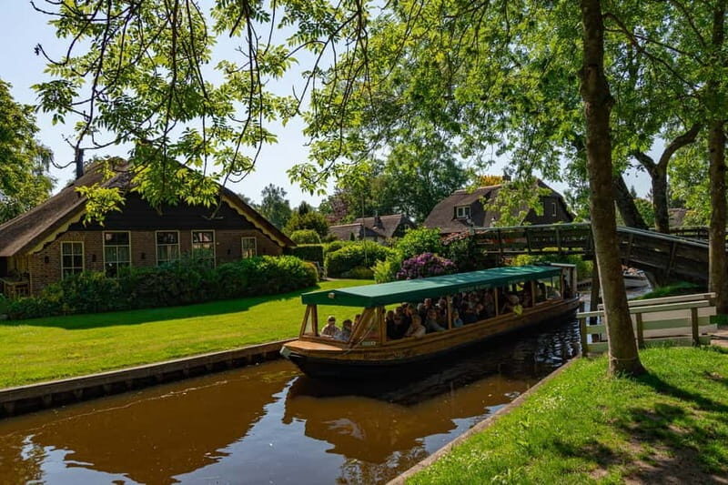 Giethoorn: Canal Cruise & lake Tour & Sightseeing Village - What We Loved & What to Consider