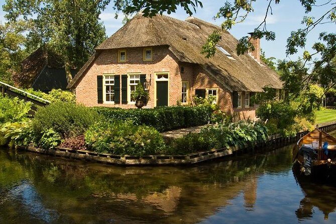 Giethoorn Day Private Tour & Boat Trip - An In-Depth Look at the Giethoorn Day Private Tour