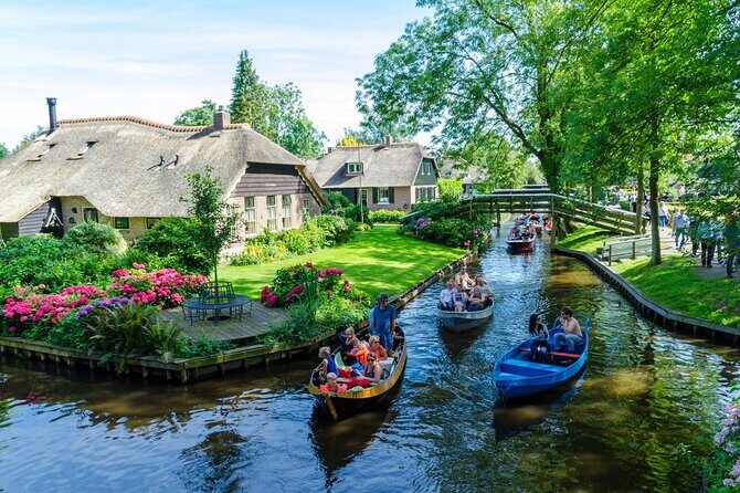 Giethoorn Day Trip from Amsterdam with Cruise & Walking Tour - A Complete Look at the Giethoorn Day Trip