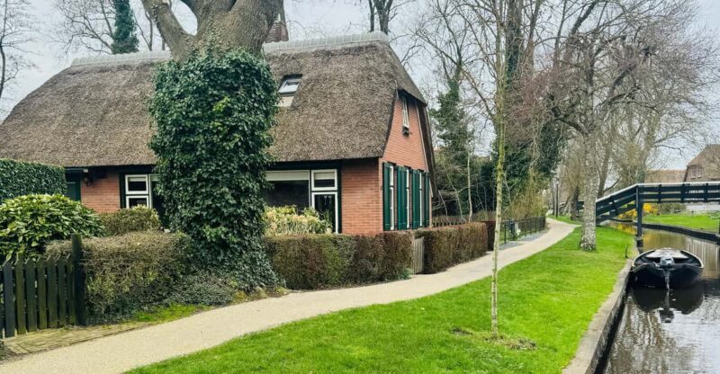 "Giethoorn: Exclusive Private Tour of the Dutch Venice" - Key Points