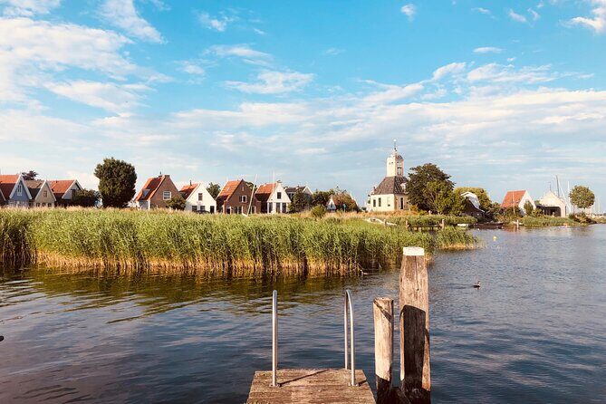 Giethoorn, Fish village , Zaanse Schans Tour incl Hotel pick up - Who Should Consider This Tour?