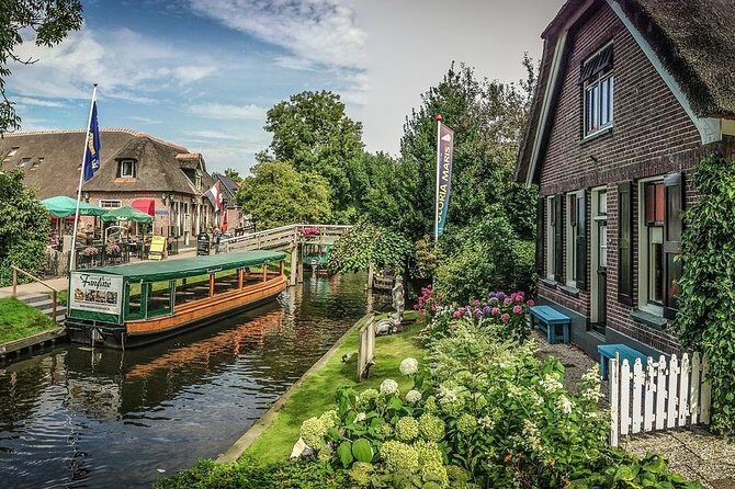 Giethoorn Private Tour, Canal Cruise and Windmills from Amsterdam - Authenticity and Unique Highlights Based on Reviews