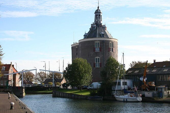 Giethoorn Private Tour from Amsterdam in Jaguar S Type - FAQs