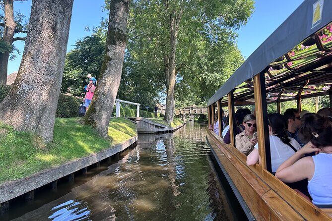 Giethoorn Roundtrip Transport with Optional Guided Canal Cruise - The Sum Up: Who Is This Tour Perfect For?