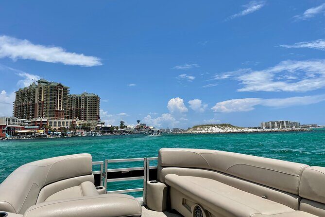 Gilligans 12 Passenger Pontoon Rental Departing Destin Harbor - An In-Depth Look at the Pontoon Experience