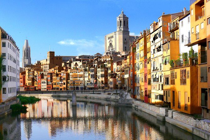 Girona & Dali Museum Small Group Tour with Pick-up from Barcelona - A Deeper Look at the Girona & Dali Museum Tour