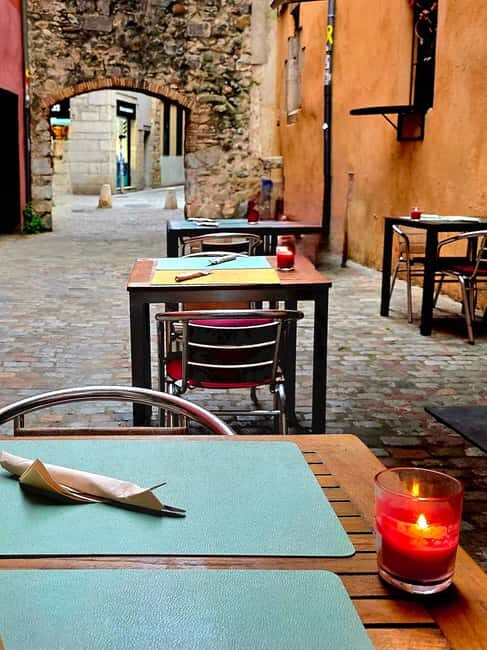 Girona: Medieval Food Tour with Local Guide - Discovering Girona’s Medieval Streets