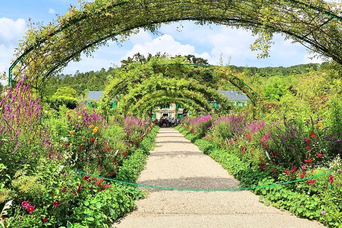 Giverny and Monet's Garden Half-Day Trip from Paris - Important Details and Practical Tips