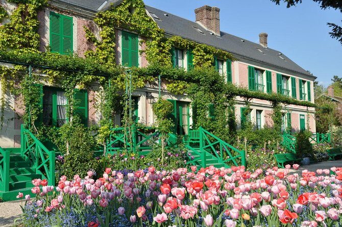 Giverny's House & Gardens plus Versailles Palace Day Trip with Lunch from Paris - FAQ