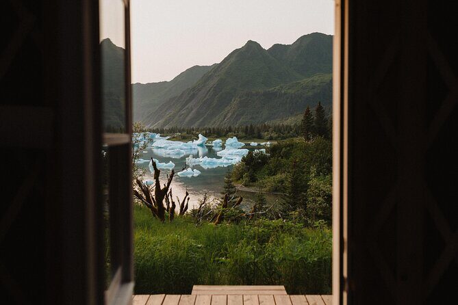 Glamping Remote Overnight Iceberg View Stay - Key Points