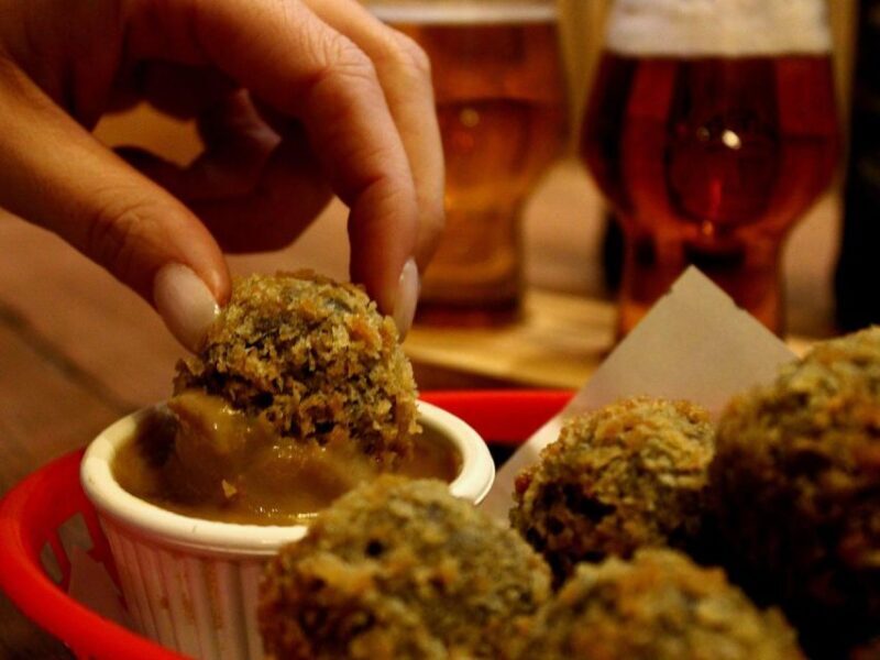 Glasgow: Beer Flight with a Haggis Taster in a Glasgow pub - A closer look at the experience