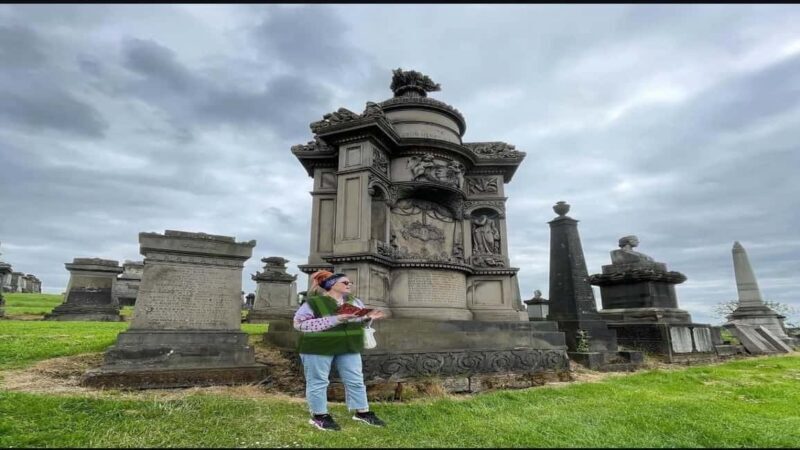 Glasgow Necropolis: Small Group Tour with Local Guide - The Experience: What to Expect from Start to Finish
