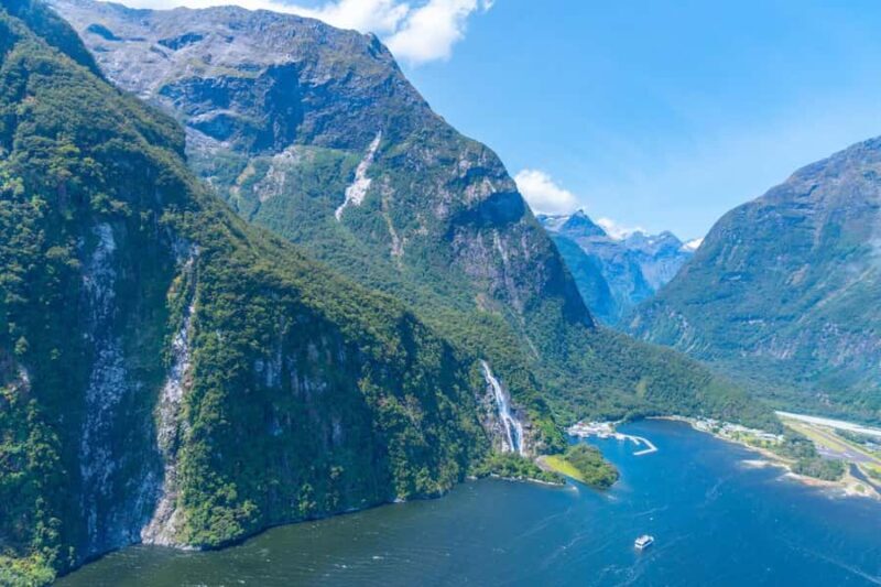 Glenorchy Helicopter Tour | Alpine Lakes & Fiordland - A Deep Dive into the Experience