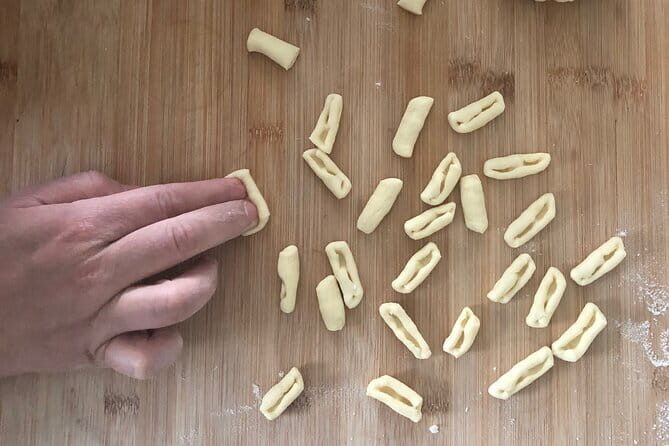 Gluten free pasta and dessert class 6 guests max - Key Points