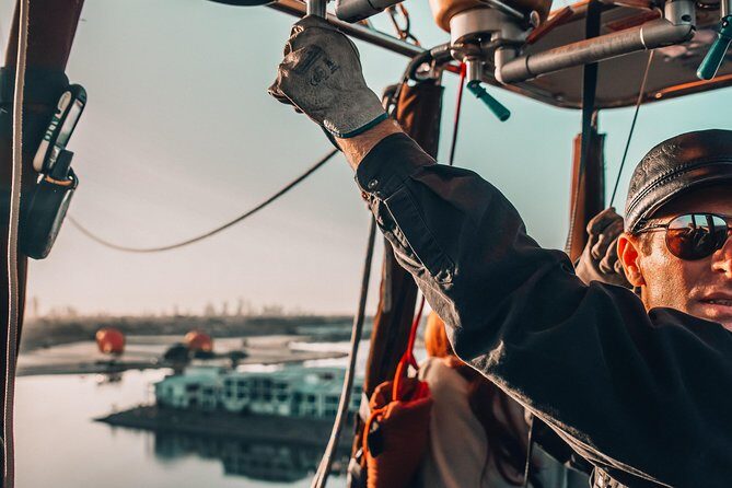 Gold Coast Hot Air Balloon with 5 Star Champagne Buffet Breakfast - The Value Proposition