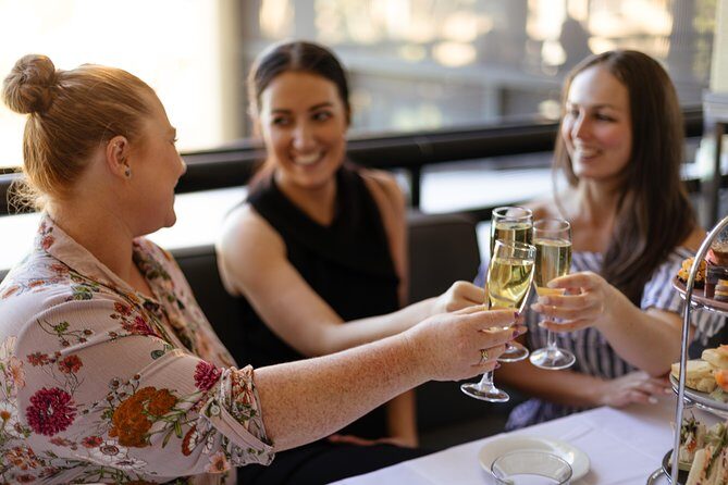 Gold Coast Hot Air Balloon with 5 Star Champagne Buffet Breakfast - Who Will Love This Tour?