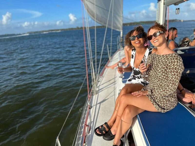 Gold Coast: Midday Sailing Cruise incl food & drinks - An Authentic Look at the Experience