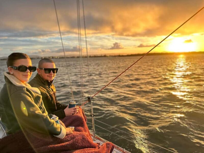 Gold Coast: Sunset Sailing Cruise incl food & drinks - Who Will Love This Experience?