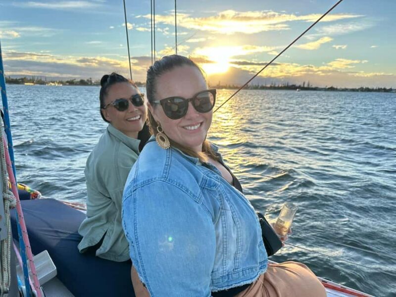 Gold Coast: Sunset Sailing Cruise incl food & drinks - FAQ