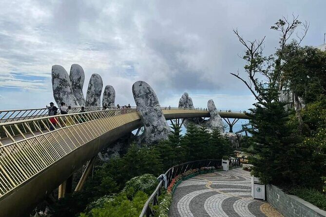 GOLDEN BRIDGE & BA NA HILL via CABLE CAR with Stunning Views & Photo Opportunity - Key Points