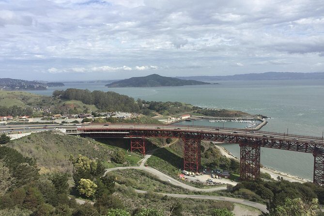 Golden Gate Bridge Bike Rental (Includes Free Helmet & Lock) - Key Points